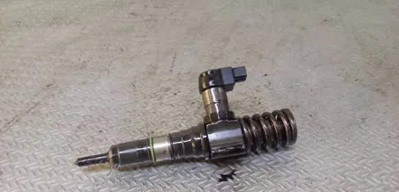 Audi A4 S4 B7 8E 8H Fuel injector 03G130073T