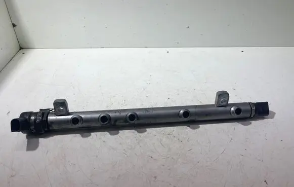 Mercedes-Benz B W245 Fuel main line pipe A6400702095 071140118
