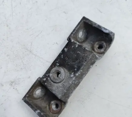 Peugeot 607 Engine mounting bracket 4R8Q9W276AB