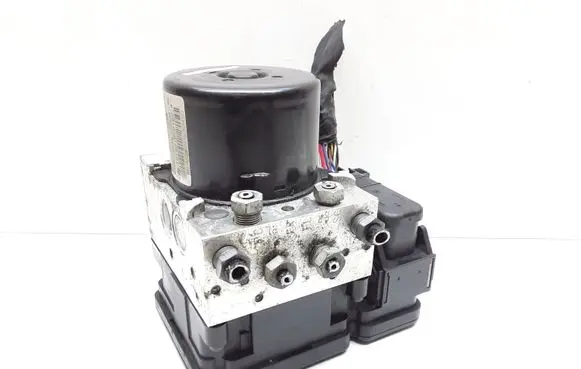Volvo V70 ABS Pump 30681619
