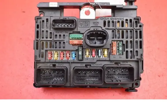 Peugeot 407 Fuse box set 9656593780