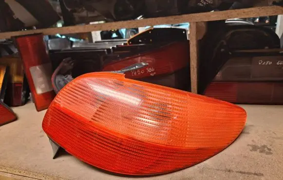 Peugeot 206 Rear/tail lights 2459