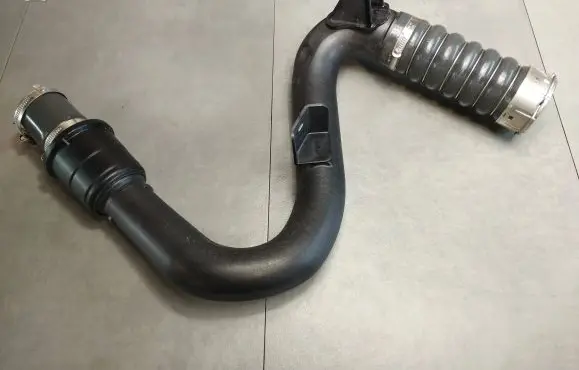 Volkswagen Amarok II Intercooler hose/pipe MB3G6C646CD