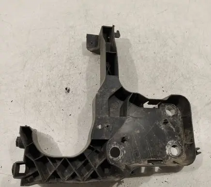 Front bumper mounting bracket
