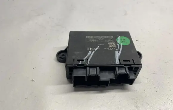 Ford Fusion Door control unit/module DG9T14B531