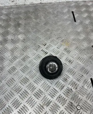 BMW 5 E39 Engine mount bracket