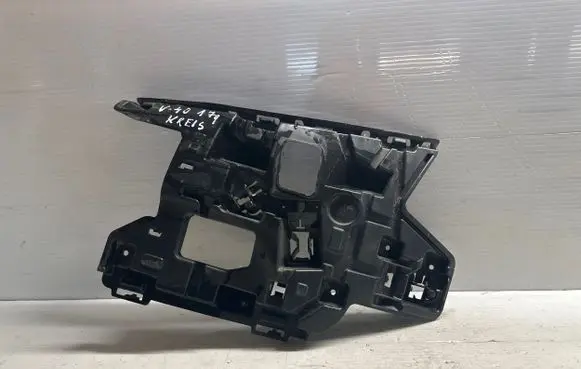 Volvo V40 Front bumper mounting bracket 31425001