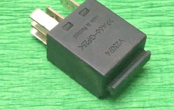 Audi A4 S4 B5 8D Other relay 8Z0951253 A1001X50