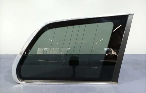 Volvo XC90 Rear side window 30779373