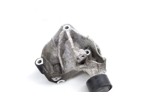 Mercedes-Benz Vito Viano W447 Generator/alternator bracket 117105508R