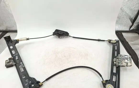 Volkswagen PASSAT CC Front window lifting mechanism without motor 3C8837461J