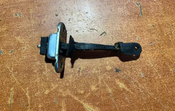 Chevrolet Matiz Rear door check strap stopper