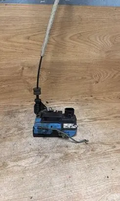 Volvo XC90 Front door lock