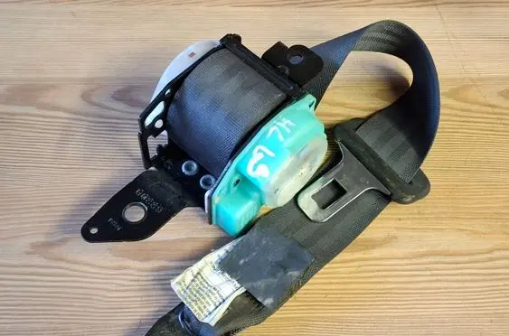 Honda Civic Front seatbelt 240402