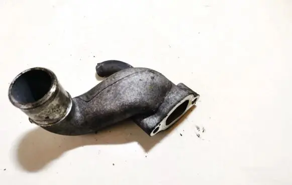 Toyota RAV 4 (XA20) Engine coolant pipe/hose