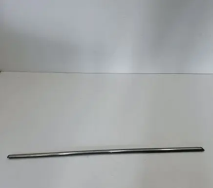 Mini One - Cooper Clubman R55 Front door glass trim molding 