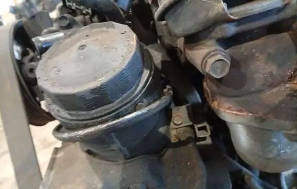 Honda CR-V Oil filter cover