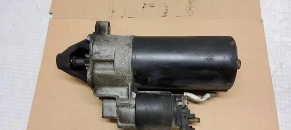 Audi A4 S4 B5 8D Starter motor 1005821478