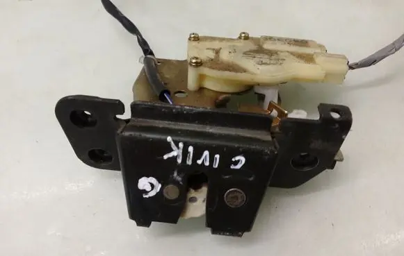 Honda Civic Tailgate/trunk/boot lock/catch/latch 040309