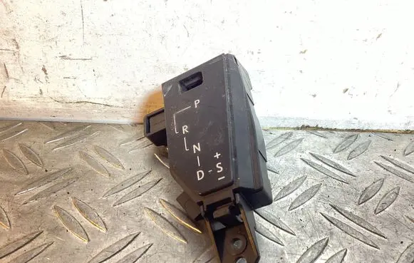 Lexus RX 450H Gear shift selector indicator 76K116RHD
