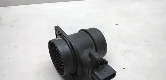 Volkswagen Golf IV Mass air flow meter 06A906461A