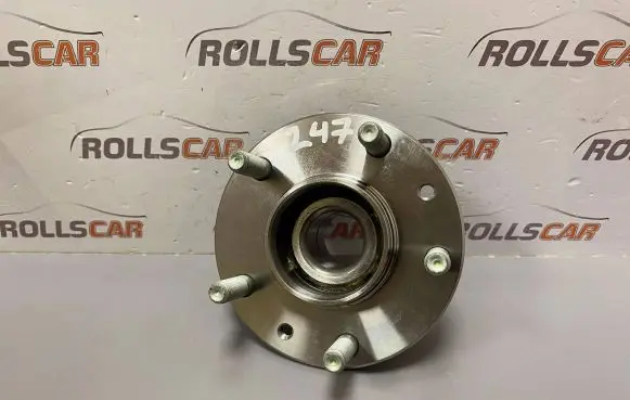 Rear wheel hub spindle/knuckle