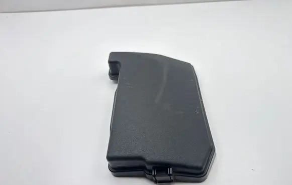 Lexus CT 200H Fuse box cover 8266276011