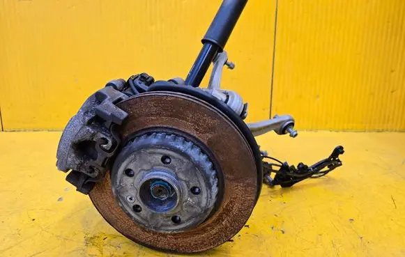 Mercedes-Benz C W205 Stub axle 