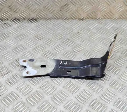 Maserati Quattroporte Fender mounting bracket