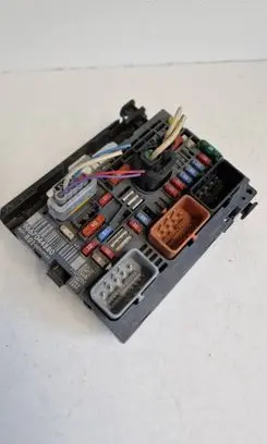 Citroen C4 Grand Picasso Fuse module 9667044880