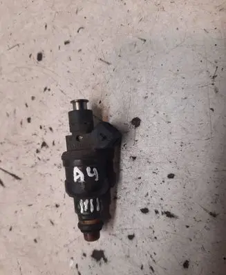Audi A4 S4 B5 8D Fuel injector 058133551A