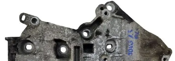 Nissan Juke I F15 Generator/alternator bracket 8200669495