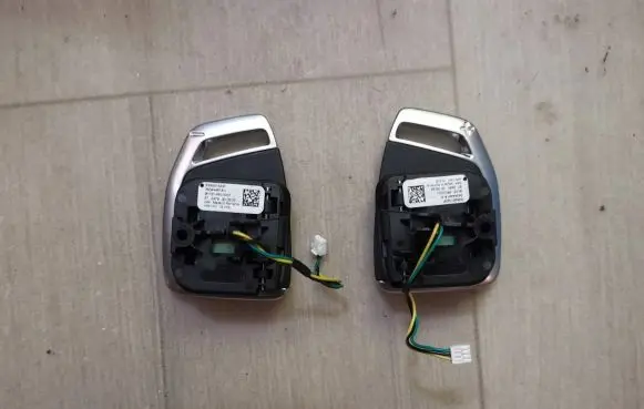 Audi A4 S4 B9 8W Steering wheel buttons/switches 83A951523F