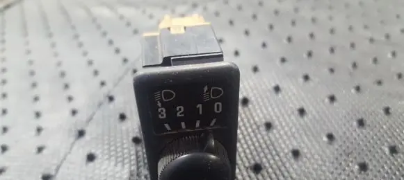 Nissan Primera Headlight level height control switch