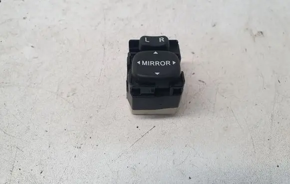 Toyota Prius (XW20) Wing mirror switch 183574