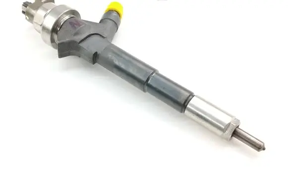 Opel Mokka Fuel injector 55567729