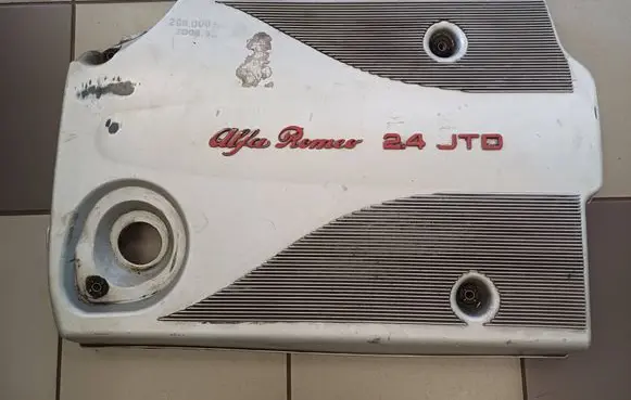 Alfa Romeo 166 Engine cover (trim)