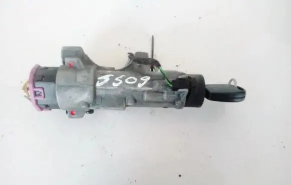 Volkswagen PASSAT B5 Ignition lock 4b0905851a