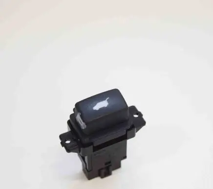 Honda CR-V Tailgate/boot open switch button M20419