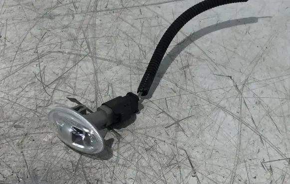 Toyota Proace Front fender indicator light 9680057480 0104706 0104706E25