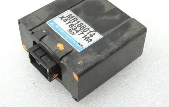 Mitsubishi L200 Transfer box differential control unit MR166014