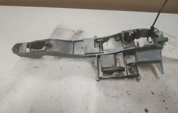 Peugeot 308 Front door coupe exterior handle/bracket 