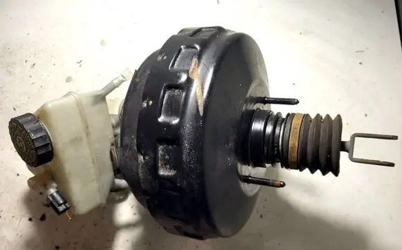 Mercedes-Benz C W203 Brake booster A0054304730 03784920014