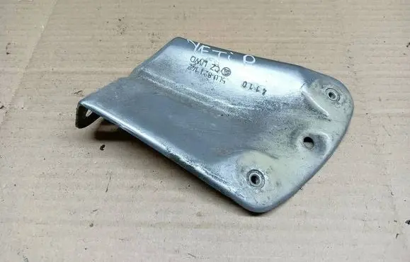 Skoda Yeti (5L) Fender mounting bracket 5L0821142
