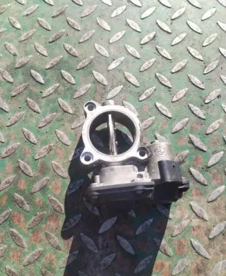 BMW 5 F10 F11 Throttle valve 10378517 7810752