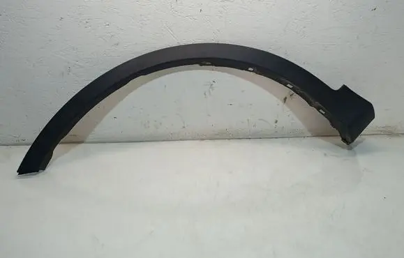 Toyota RAV 4 (XA40) Front arch trim 