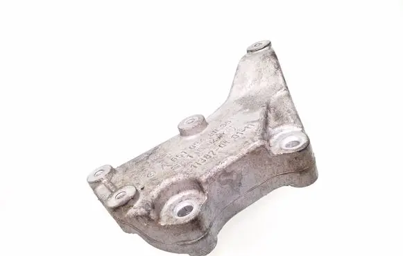 Mercedes-Benz Vito Viano W639 Engine mounting bracket A6510940039