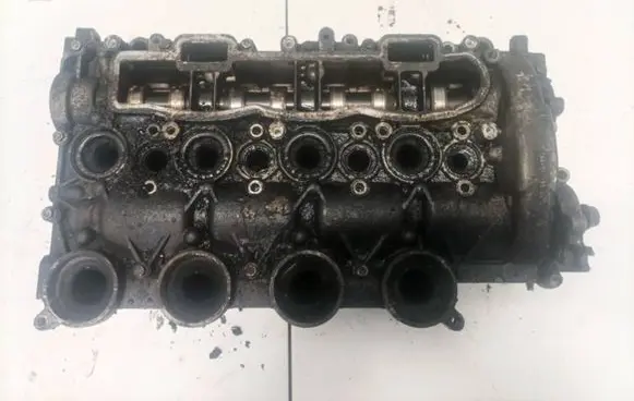Ford Focus Engine head 96515171100r
