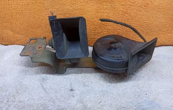 BMW 5 E60 E61 Horn signal