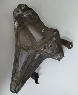 Lexus RX 450H Intercooler pipe mounting bracket 